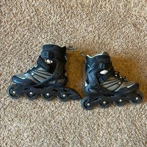 Ladies size 9 Roller Blades